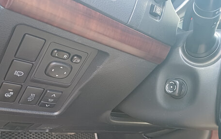 Toyota Land Cruiser Prado 150 рестайлинг, 2017 год, 4 190 000 рублей, 5 фотография