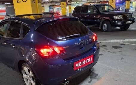 Opel Astra J, 2011 год, 625 000 рублей, 2 фотография