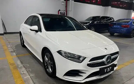 Mercedes-Benz A-Класс, 2022 год, 1 932 000 рублей, 3 фотография