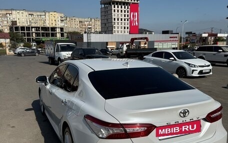 Toyota Camry, 2018 год, 2 430 000 рублей, 3 фотография