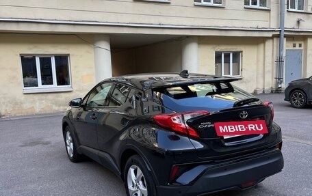 Toyota C-HR I рестайлинг, 2019 год, 2 550 000 рублей, 4 фотография