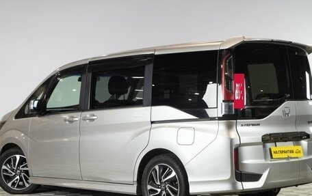 Honda Stepwgn IV рестайлинг, 2018 год, 2 349 000 рублей, 5 фотография
