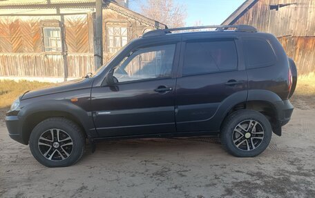 Chevrolet Niva I рестайлинг, 2010 год, 400 000 рублей, 3 фотография