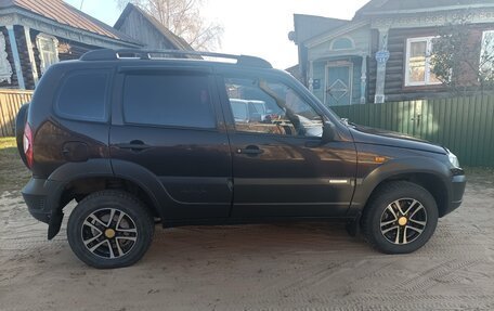 Chevrolet Niva I рестайлинг, 2010 год, 400 000 рублей, 2 фотография