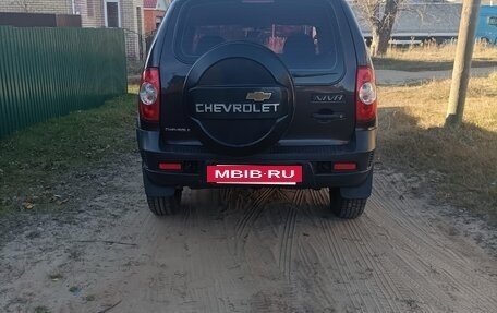 Chevrolet Niva I рестайлинг, 2010 год, 400 000 рублей, 4 фотография
