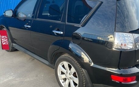 Mitsubishi Outlander III рестайлинг 3, 2011 год, 1 480 000 рублей, 3 фотография