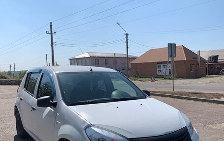 Renault Sandero I, 2014 год, 330 000 рублей, 2 фотография