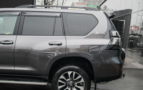 Toyota Land Cruiser Prado 150 рестайлинг, 2022 год, 6 750 000 рублей, 7 фотография