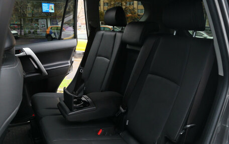 Toyota Land Cruiser Prado 150 рестайлинг, 2022 год, 6 750 000 рублей, 14 фотография