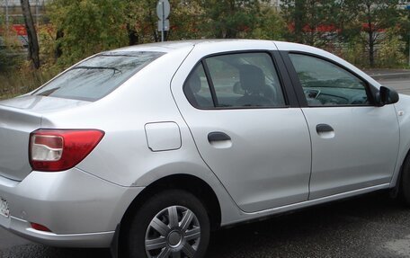 Renault Logan II, 2015 год, 415 000 рублей, 3 фотография