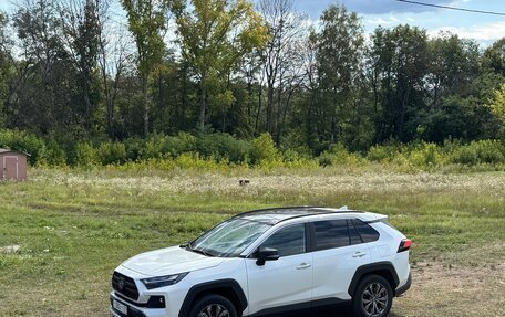 Toyota RAV4, 2025 год, 3 600 000 рублей, 2 фотография