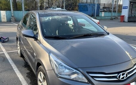 Hyundai Solaris II рестайлинг, 2015 год, 1 100 000 рублей, 2 фотография