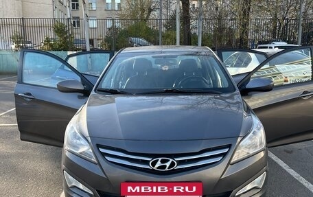 Hyundai Solaris II рестайлинг, 2015 год, 1 100 000 рублей, 5 фотография