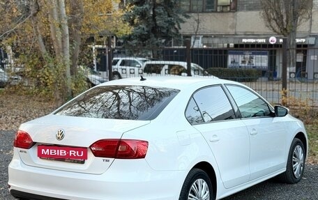 Volkswagen Jetta VII, 2013 год, 1 050 000 рублей, 2 фотография