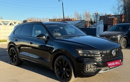 Volkswagen Touareg III, 2019 год, 4 700 000 рублей, 2 фотография