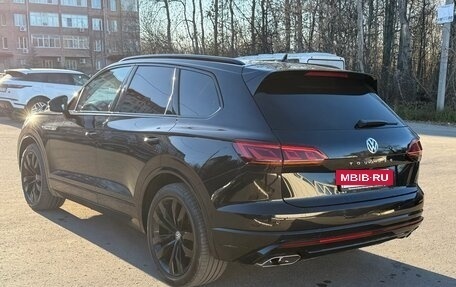 Volkswagen Touareg III, 2019 год, 4 700 000 рублей, 5 фотография