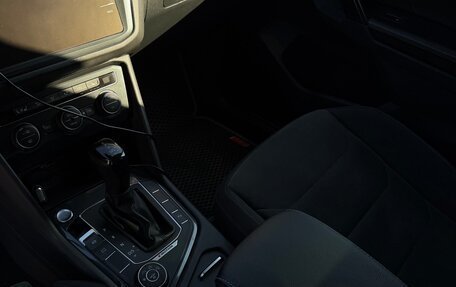 Volkswagen Tiguan II, 2020 год, 3 900 000 рублей, 5 фотография