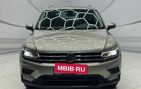 Volkswagen Tiguan II, 2019 год, 2 549 000 рублей, 2 фотография