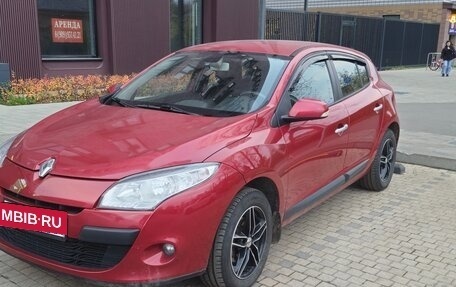 Renault Megane III рестайлинг, 2011 год, 666 000 рублей, 2 фотография