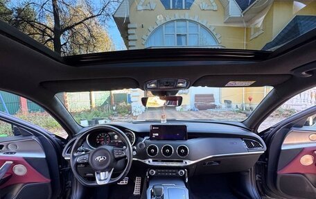 KIA Stinger I, 2021 год, 2 850 000 рублей, 3 фотография