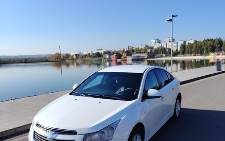Chevrolet Cruze II, 2013 год, 450 000 рублей, 2 фотография