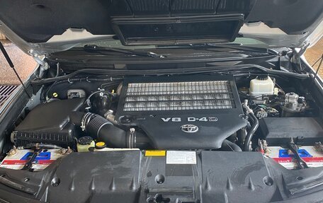 Toyota Land Cruiser 200, 2011 год, 3 050 000 рублей, 1 фотография
