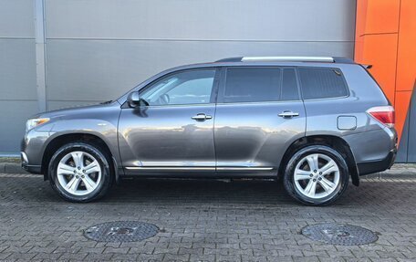 Toyota Highlander III, 2010 год, 2 099 000 рублей, 2 фотография