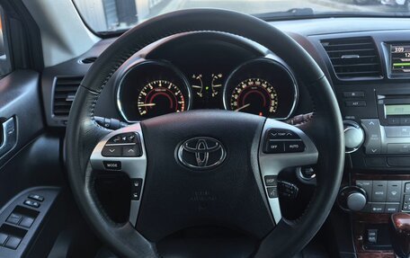 Toyota Highlander III, 2010 год, 2 099 000 рублей, 7 фотография