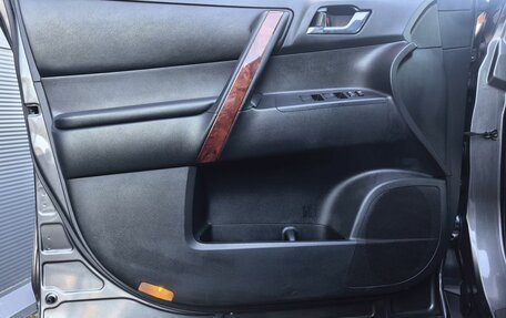 Toyota Highlander III, 2010 год, 2 099 000 рублей, 11 фотография
