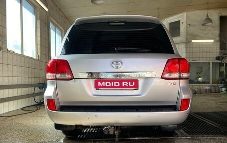 Toyota Land Cruiser 200, 2011 год, 3 050 000 рублей, 2 фотография