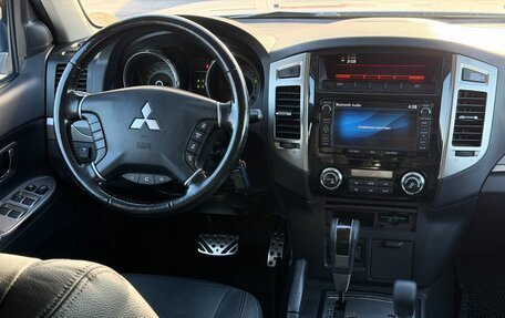 Mitsubishi Pajero IV рестайлинг 2, 2015 год, 2 299 000 рублей, 13 фотография