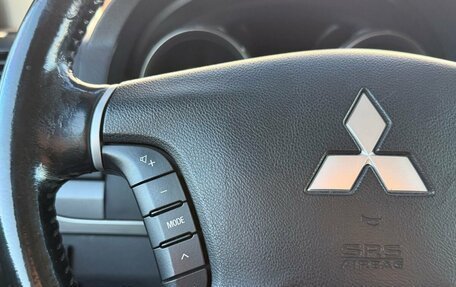 Mitsubishi Pajero IV рестайлинг 2, 2015 год, 2 299 000 рублей, 16 фотография
