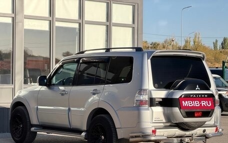 Mitsubishi Pajero IV рестайлинг 2, 2015 год, 2 299 000 рублей, 11 фотография