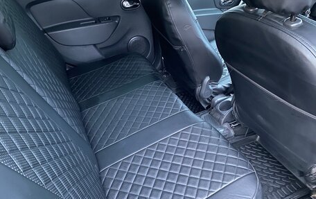 Renault Sandero II рестайлинг, 2015 год, 999 000 рублей, 17 фотография