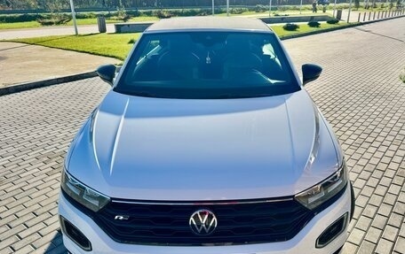 Volkswagen T-Roc I, 2021 год, 2 950 000 рублей, 2 фотография