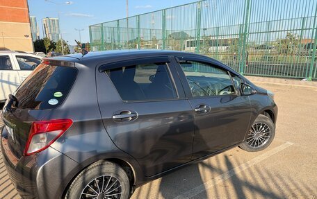 Toyota Vitz, 2013 год, 790 000 рублей, 3 фотография