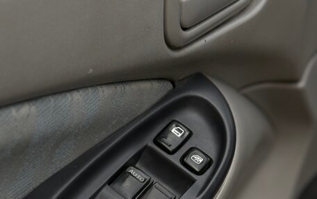 Nissan Almera, 2001 год, 255 000 рублей, 22 фотография