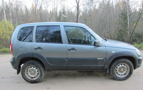 Chevrolet Niva I рестайлинг, 2016 год, 570 000 рублей, 3 фотография
