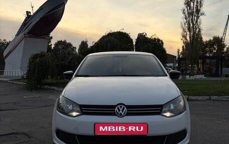 Volkswagen Polo VI (EU Market), 2013 год, 840 000 рублей, 2 фотография