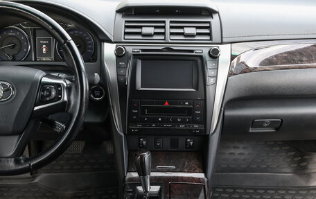 Toyota Camry, 2015 год, 1 998 000 рублей, 14 фотография