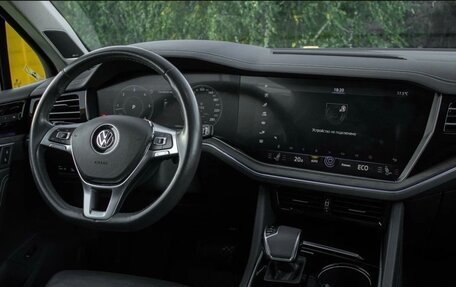 Volkswagen Touareg III, 2018 год, 5 360 000 рублей, 8 фотография