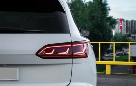 Volkswagen Touareg III, 2018 год, 5 360 000 рублей, 4 фотография