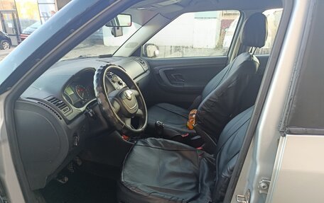 Skoda Fabia II, 2011 год, 350 000 рублей, 12 фотография