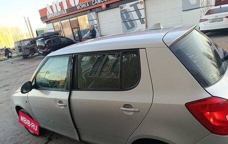 Skoda Fabia II, 2011 год, 350 000 рублей, 5 фотография