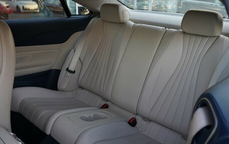 Mercedes-Benz E-Класс, 2018 год, 3 990 000 рублей, 10 фотография