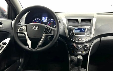 Hyundai Solaris II рестайлинг, 2015 год, 800 000 рублей, 16 фотография
