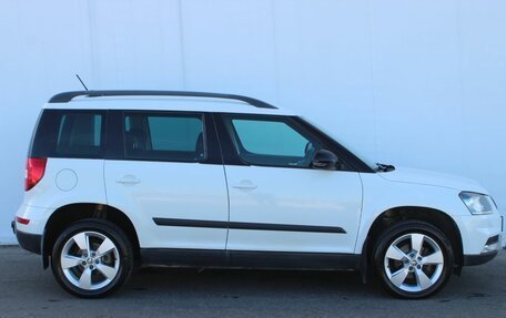 Skoda Yeti I рестайлинг, 2017 год, 1 401 000 рублей, 8 фотография