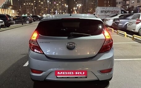 Hyundai Solaris II рестайлинг, 2011 год, 900 000 рублей, 6 фотография
