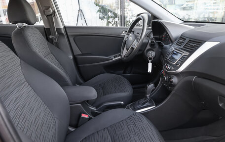 Hyundai Solaris II рестайлинг, 2015 год, 998 000 рублей, 10 фотография