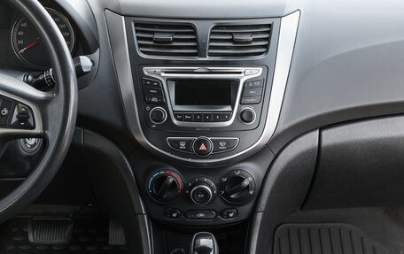 Hyundai Solaris II рестайлинг, 2015 год, 998 000 рублей, 14 фотография